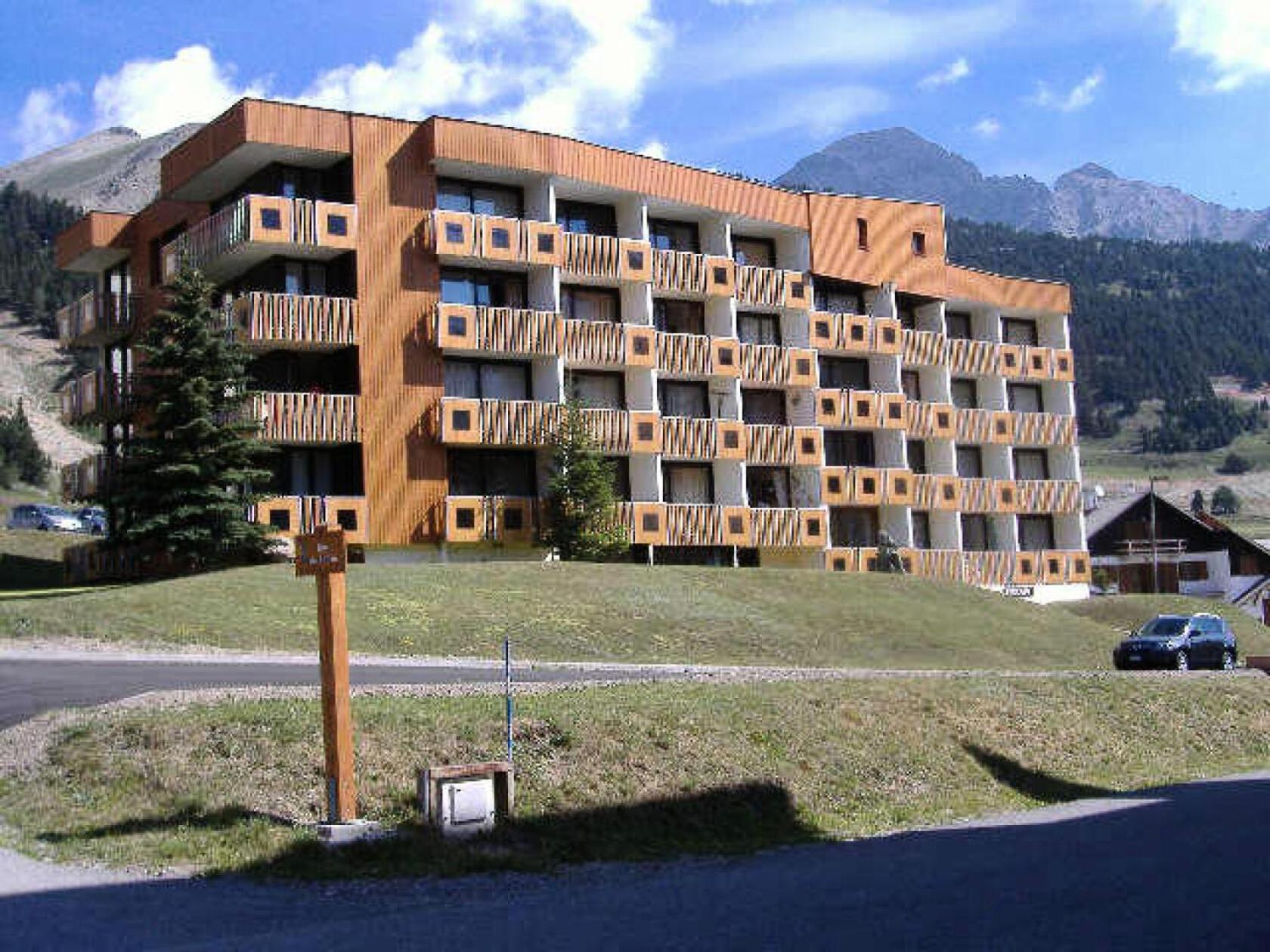 Residence Arzerier - "Special Petit Budget" Mini Studio Avec Parking Mae-9204 Монженевр Экстерьер фото